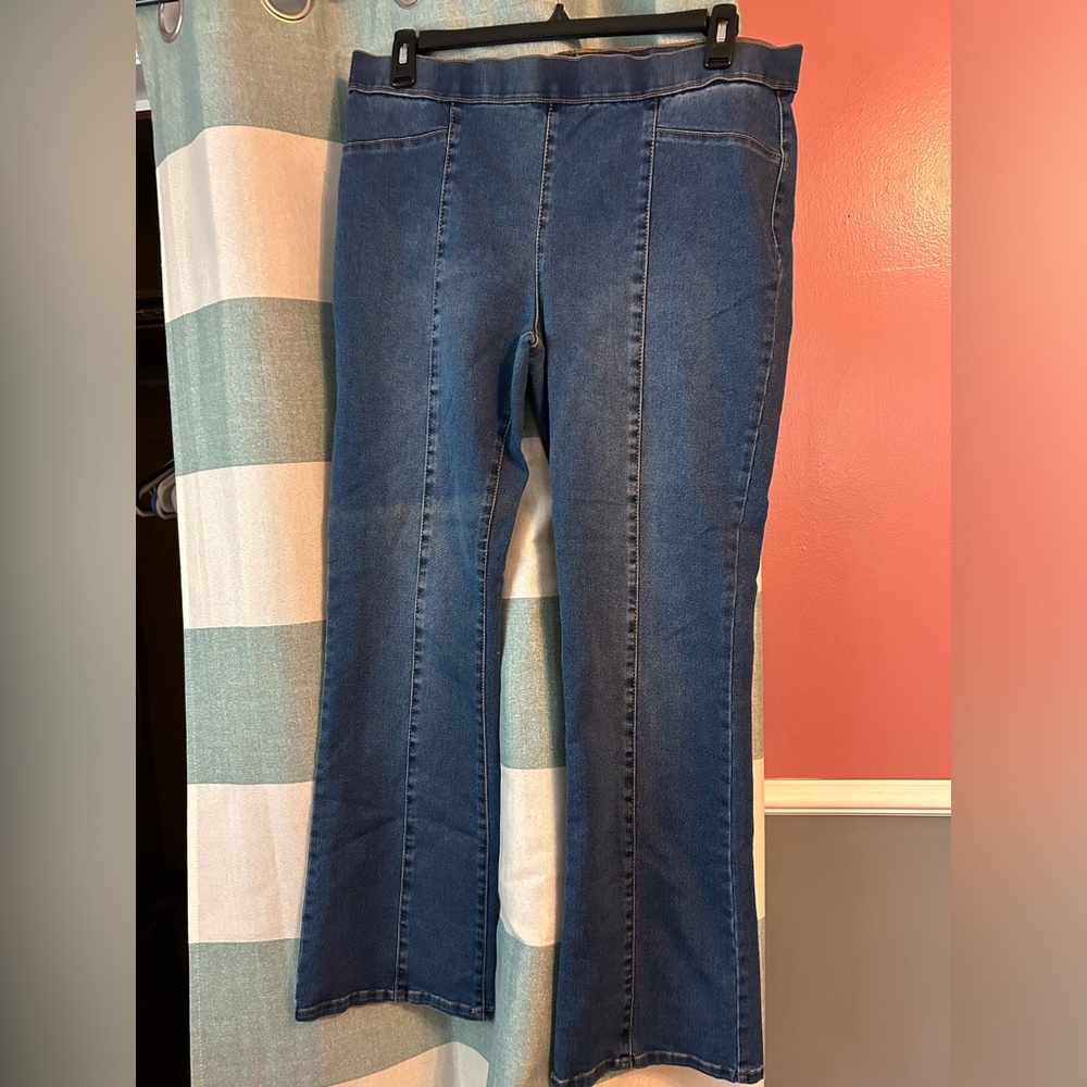 No boundaries pull on jeans